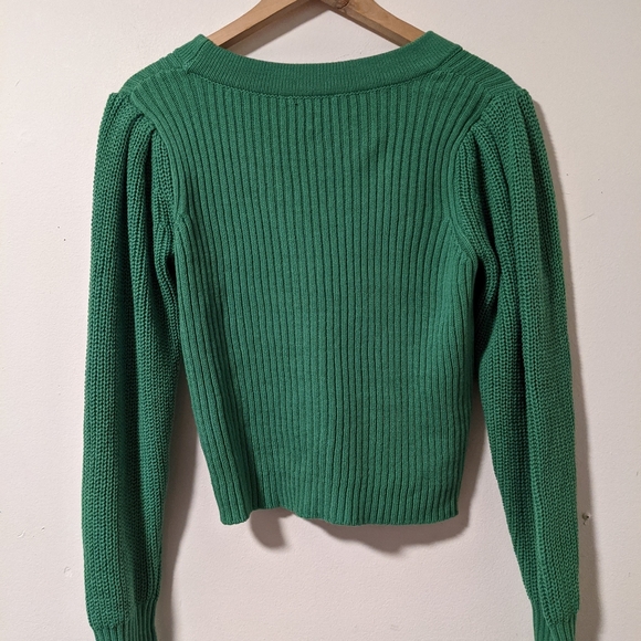 Lulu's NEW WITH TAG PUFF SLEEVED CUFF KNIT V NECK CROP BUTTONED GREEN CARDIGAN - Picture 8 of 10